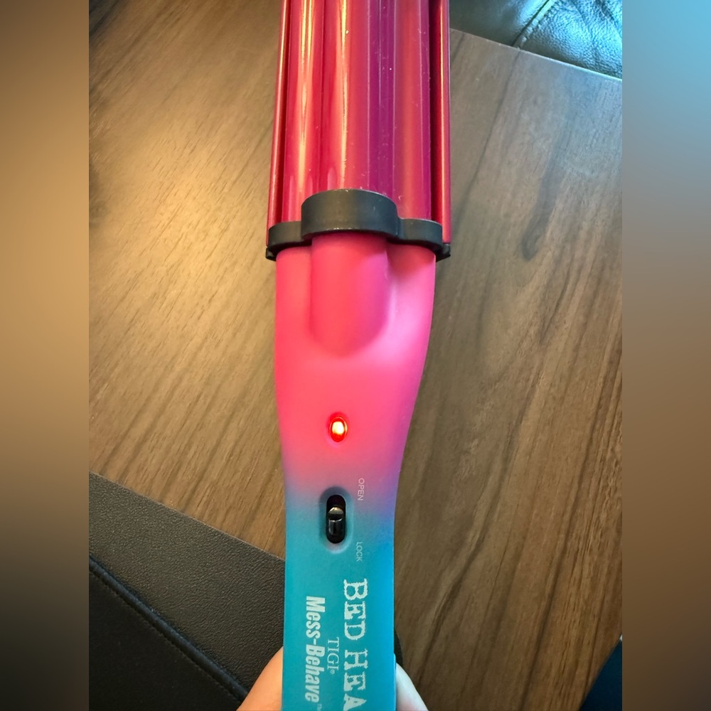 BED HEAD Mess Behave Deep Hair Waver